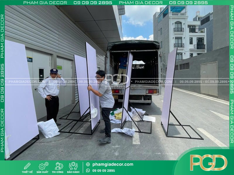Làm Bảng Hiệu Trọn Gói Giá Rẻ Thi Công Báo Giá Tại TPHCM 3 làm bảng hiệu formex standee