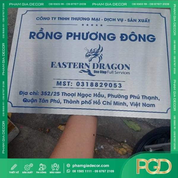Bảng Tên Công Ty Inox Bạc Xước Đẳng Cấp Thương Hiệu Hiện Đại Cho Văn Phòng & Doanh Nghiệp 16 bang ten cong ty inox in uv