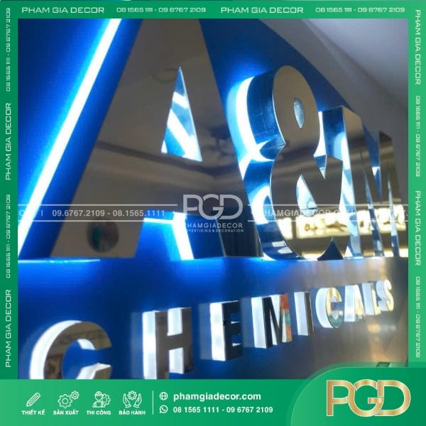 hop den logo alu chu noi inox