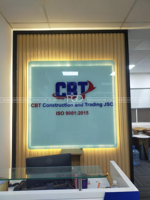 Làm Bảng Hiệu Quận 10 Đẹp,Giá Rẻ, Thi Công Nhanh - Phạm Gia Decor 9 Bảng hiệu mặt kính chữ Mica có led