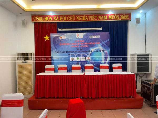 làm backdrop lễ hội công ty