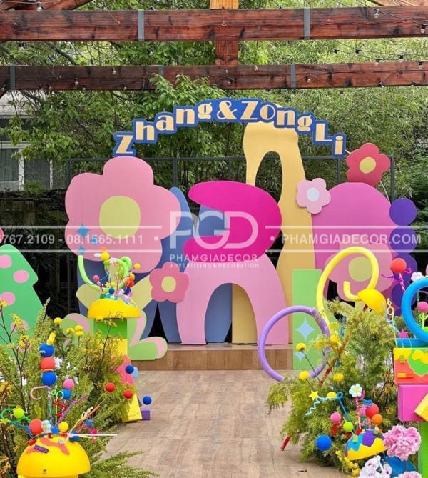 làm backdrop sân khấu lễ hội trưng bày