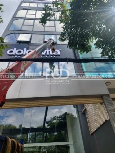 Làm Bảng Hiệu Quận 4: Chiến Lược Thông Minh 12 làm bảng hiệu thi công quận 4