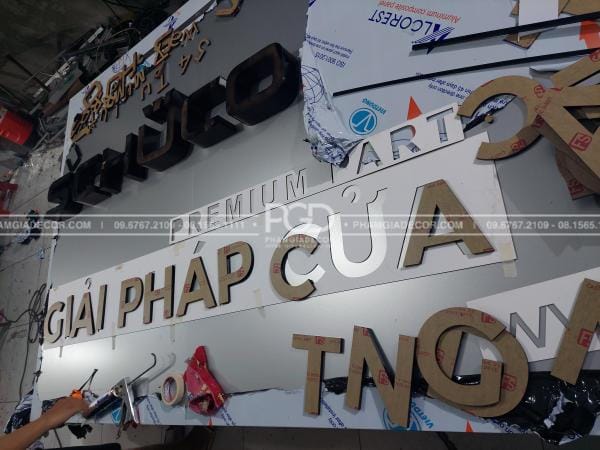 sửa bảng hiệu tận nơi