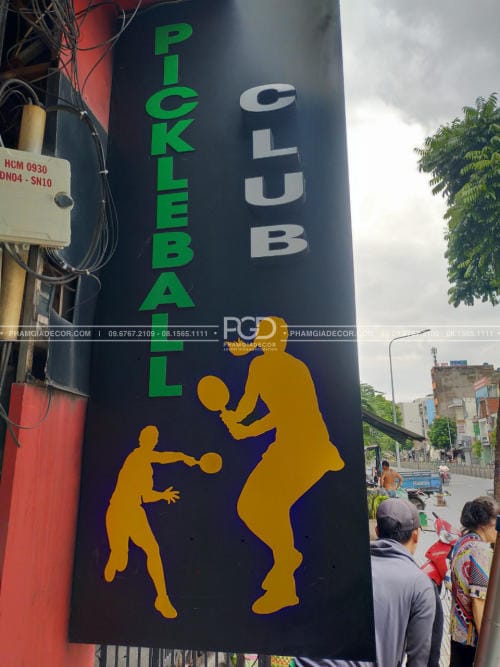 LÀM BẢNG HIỆU PICKLEBALL GIÁ RẺ 9 thi-cong-bang-hieu-quan-phu-nhuan-1