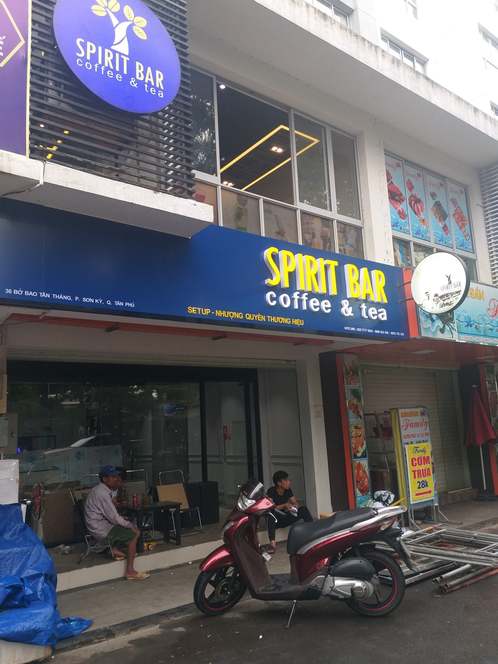 Thi công làm bảng hiệu tại quận Tân phú 1 bang hieu quan tan phu gia re