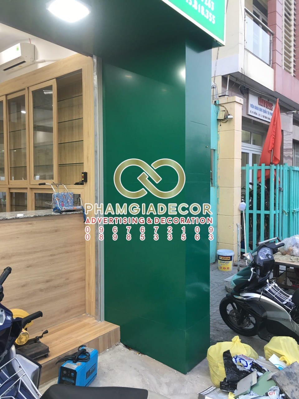 Làm bảng hiệu hộp đèn 3M in UV cao cấp 3 lam bang hieu alu