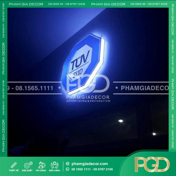 làm hộp đèn logo công ty