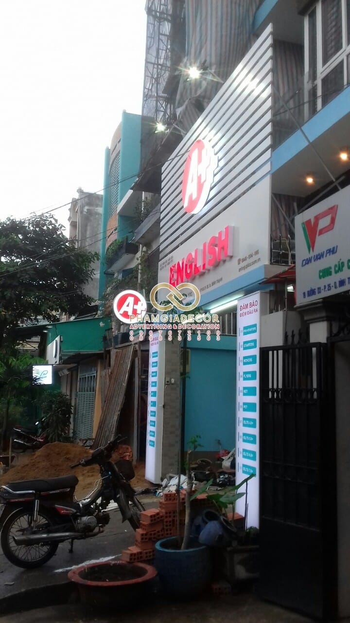 Làm biển hiệu quảng cáo giá rẻ 2 thi cong bang hieu quang cao