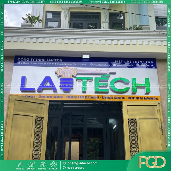 Làm Bảng Hiệu Alu Nền Trắng Chữ Mica Nổi Cho Mặt Tiền Công Ty Lai Tech 15 làm bảng hiệu alu chữ nổi mặt tiền hông formex