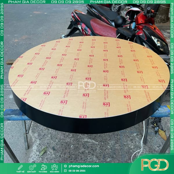 Hộp Đèn Mica In UV Hút Nổi Quán Cafe Tự Do 21 hộp đèn mica đường kính 80