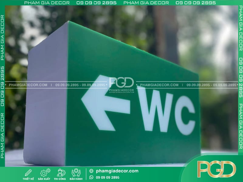 hộp đèn mica wc dán decal