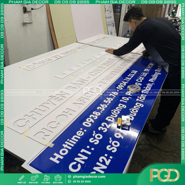 Thi công bảng hiệu alu chữ nổi nẹp viền inox tại Phường Tân Phú (Quận Tân Phú cũ ) TP. HCM - 09.09.09.2895 2 thi công bảng hiệu alu chữ nổi giá rẻ