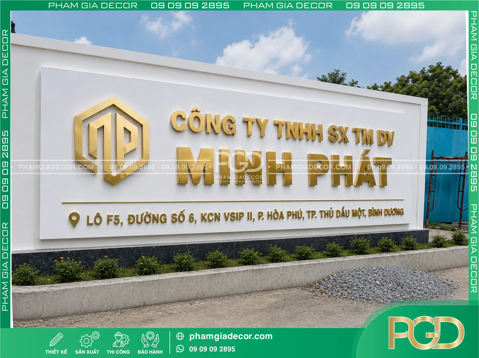 Biển hiệu chữ nổi công ty đặt tại cổng