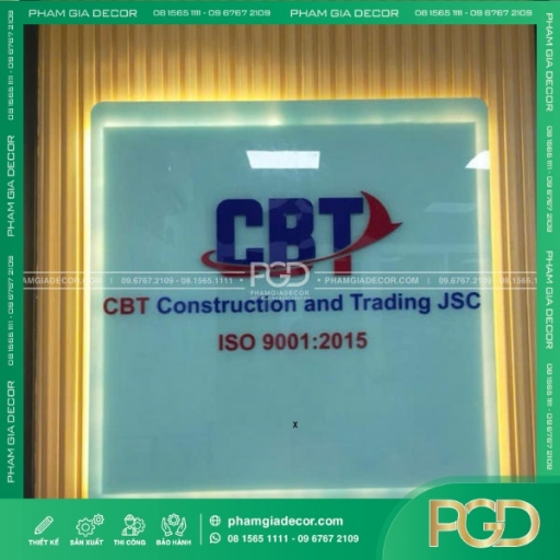 Logo Nổi Mica Văn Phòng Nền Kính Led Sáng Viền Logo CBT