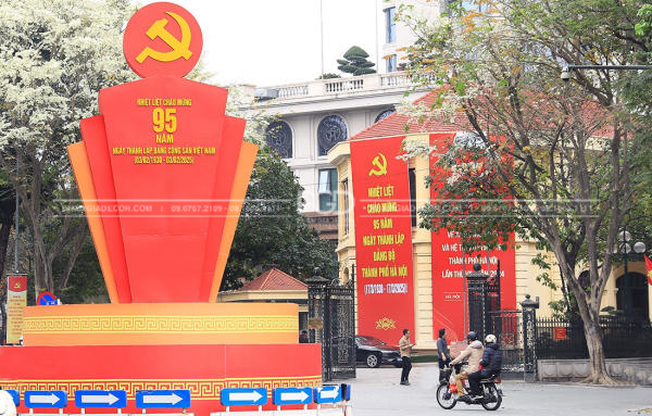 làm standee bồi formex 30/4 1/5 