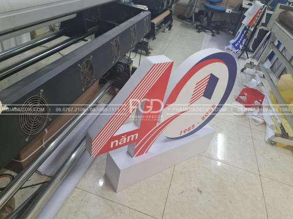 gia công chữ nổi nguyên khối chủ đề lễ 30/4