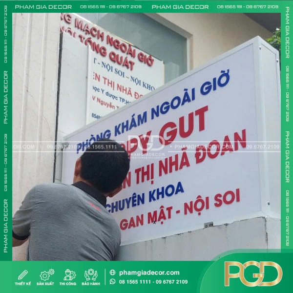 Hộp đèn phòng khám mica cắt dán Nâng tầm hình ảnh phòng khám hiện đại