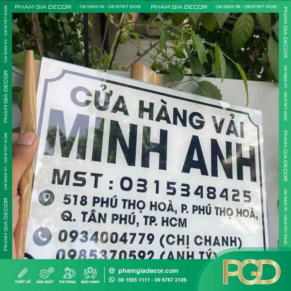 Bảng Tên Công Ty Mica Phun Sơn Nâng Tầm Nhận Diện Thương Hiệu Hiện Đại
